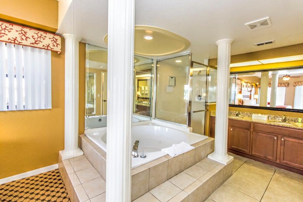 lakes resort and spa2