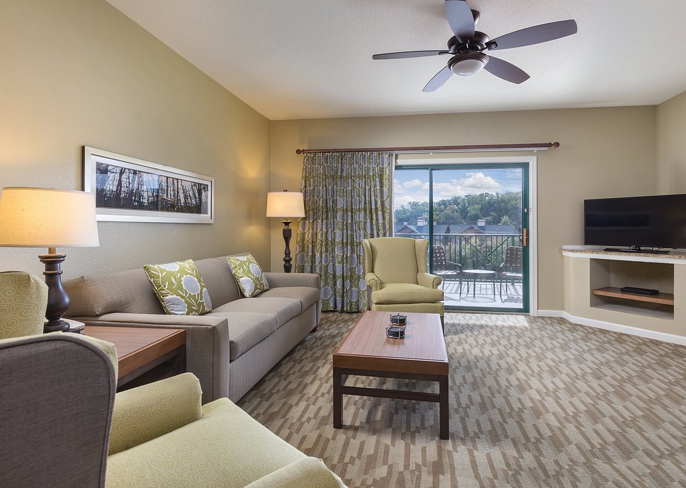 wyndham smoky2