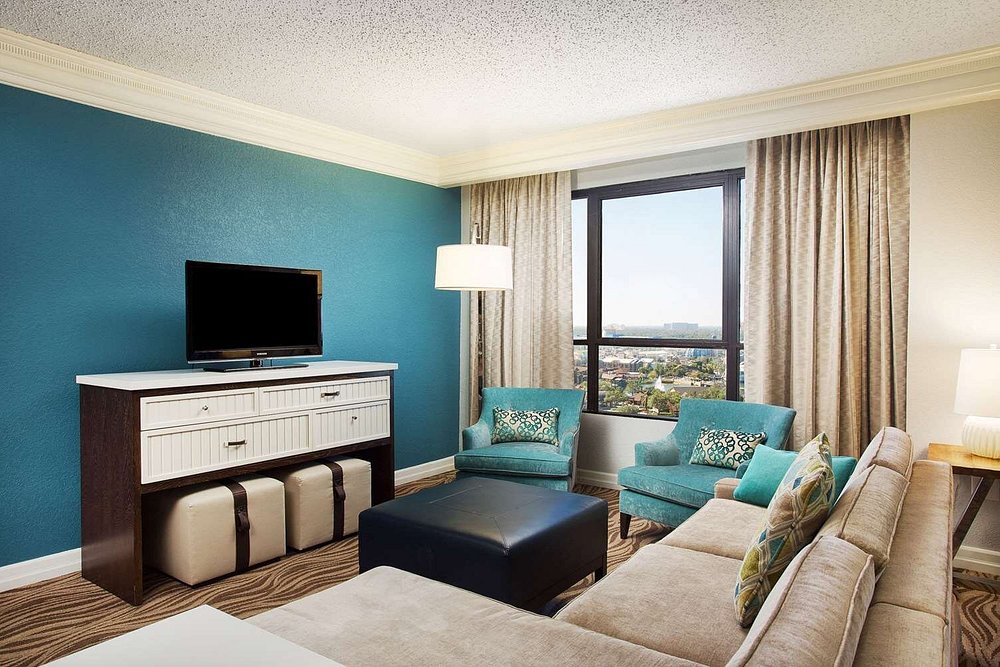Wyndham Lake Buena Vista1